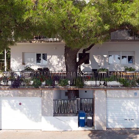 Apartments Adisa Omiš Exteriör bild