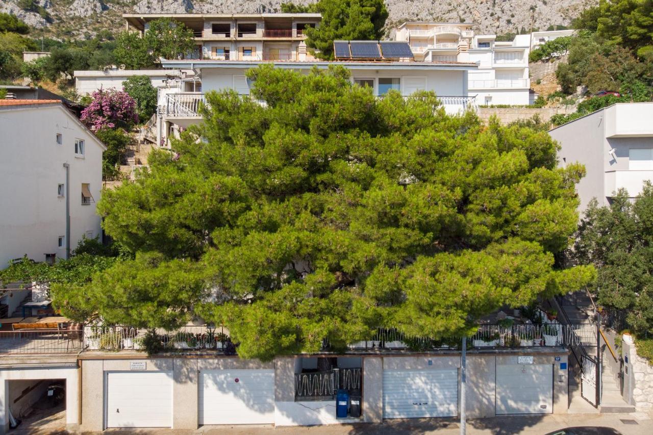 Apartments Adisa Omiš Exteriör bild