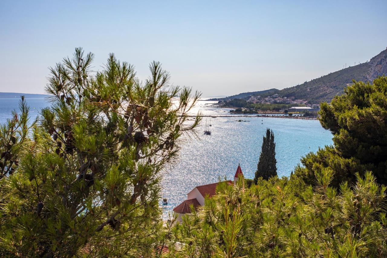 Apartments Adisa Omiš Exteriör bild